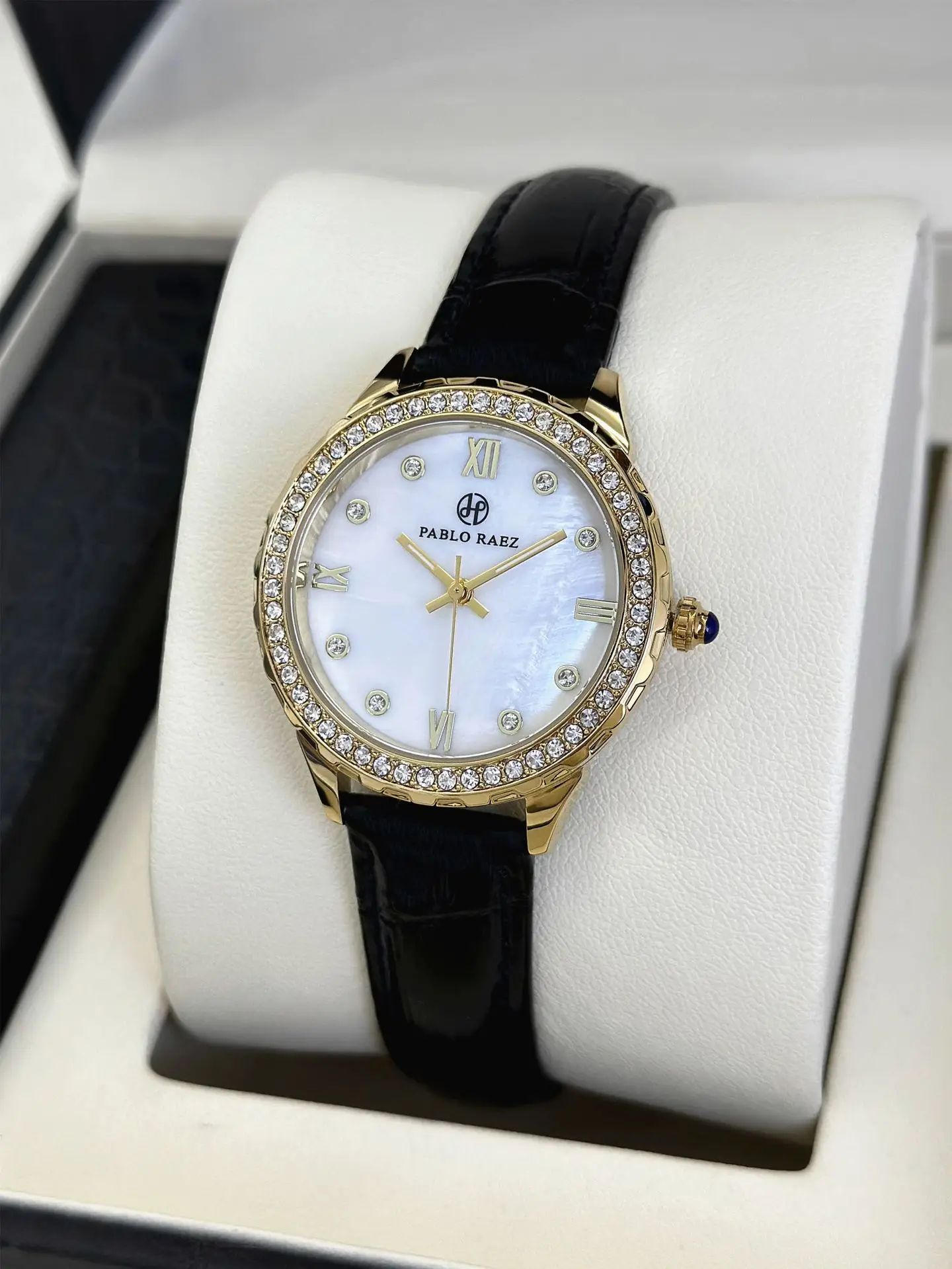 Parrot's Lady Rhinestone Watch Gold Silver Black Strap — feature 7
