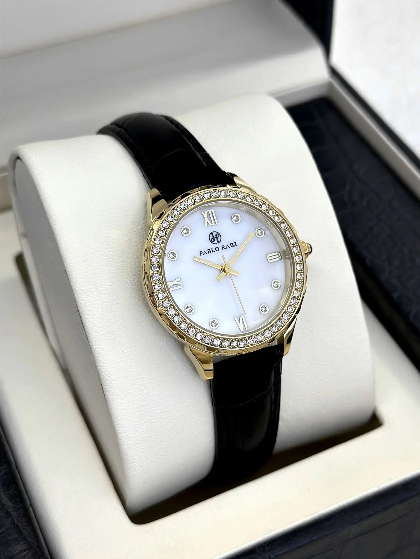 Parrot's Lady Rhinestone Watch Gold Silver Black Strap — feature 8