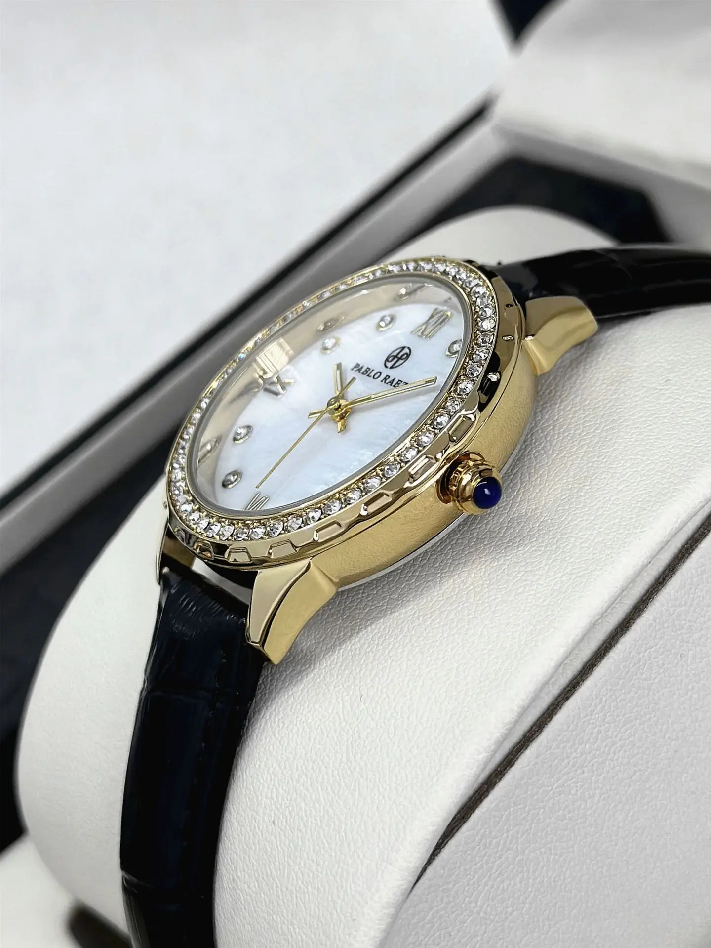 Parrot's Lady Rhinestone Watch Gold Silver Black Strap — feature 9
