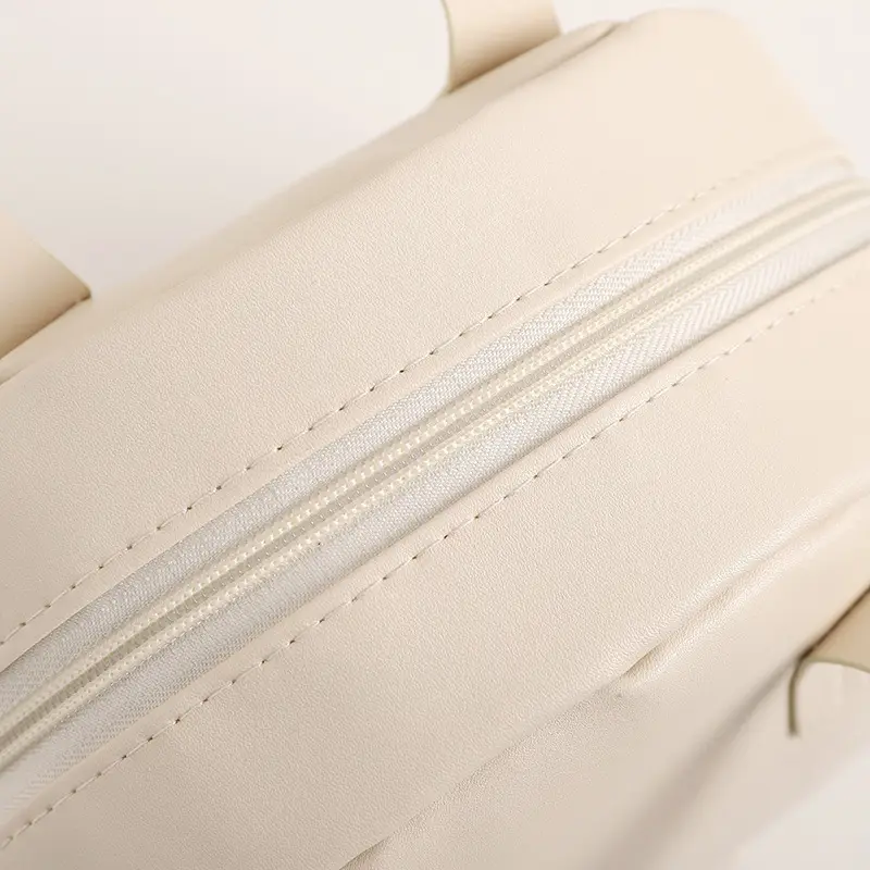 Large Capacity Waterproof Makeup Storage Bag — feature 9
