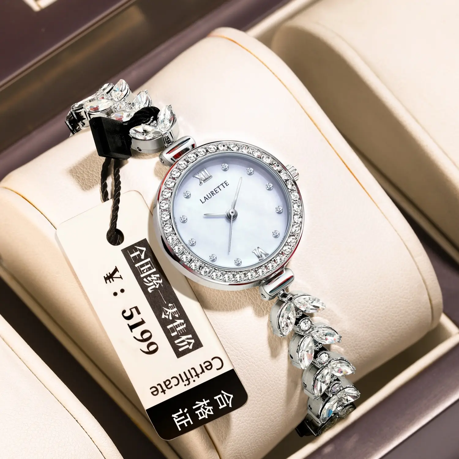 Laurit's Women's Quartz Watch with Fishtail Bracelet - Image 2