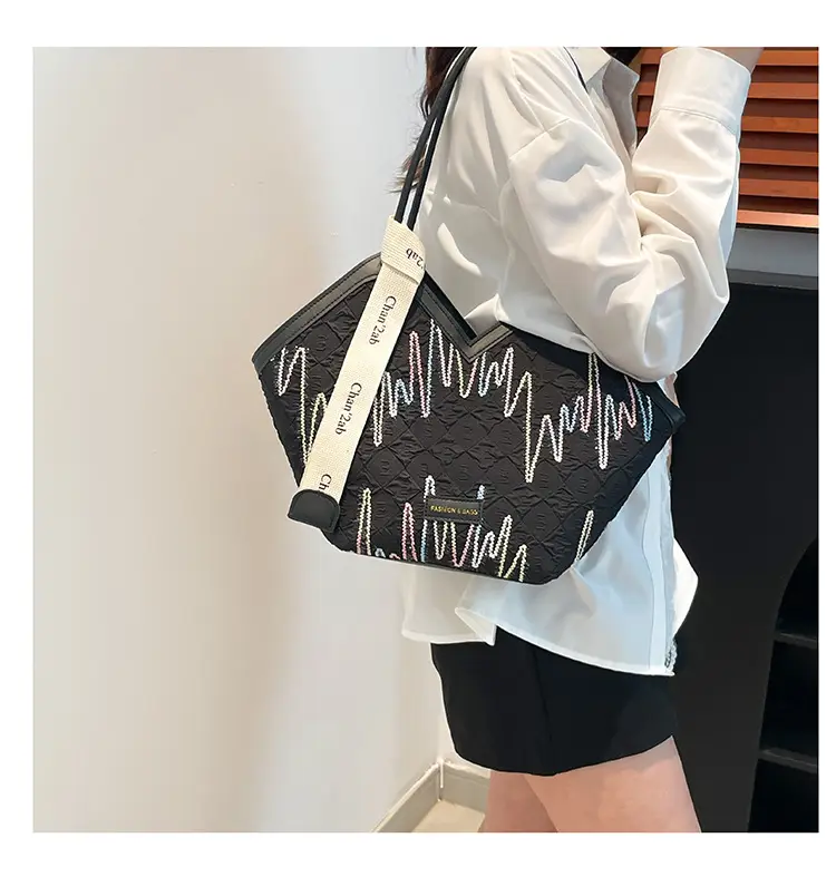 2025 White Embroidered Crossbody Bag for Women — feature 10