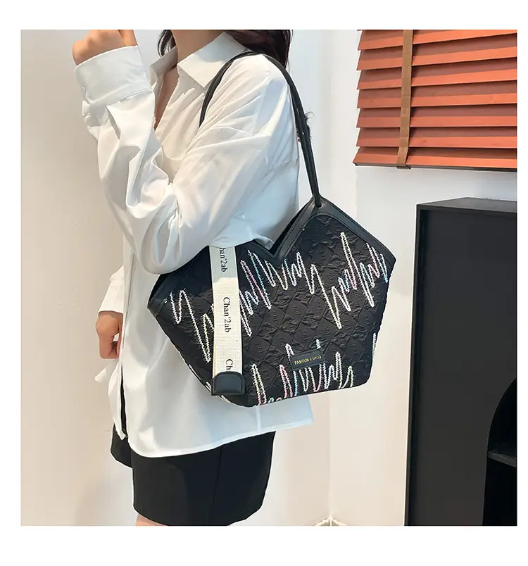 2025 White Embroidered Crossbody Bag for Women — feature 12
