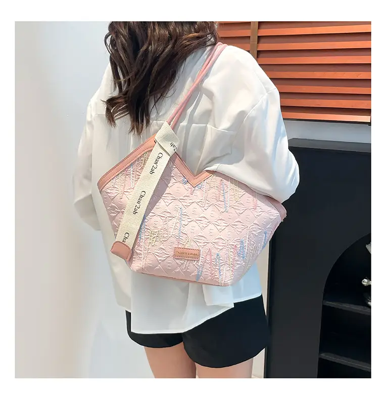 2025 White Embroidered Crossbody Bag for Women — feature 14