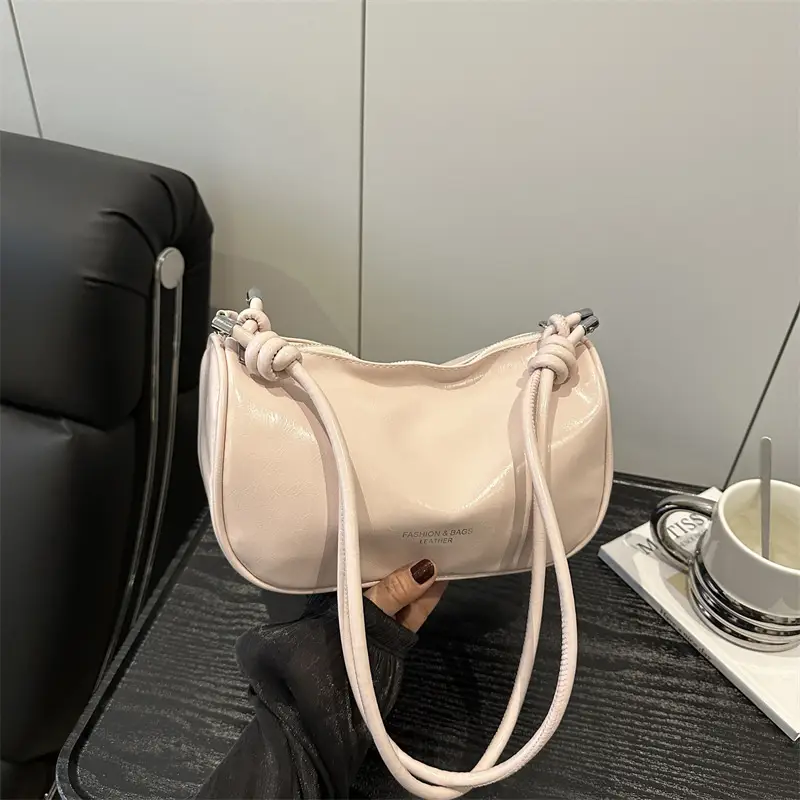 Women's White Crossbody Bag with Teddy Bear Decor - Image 10
