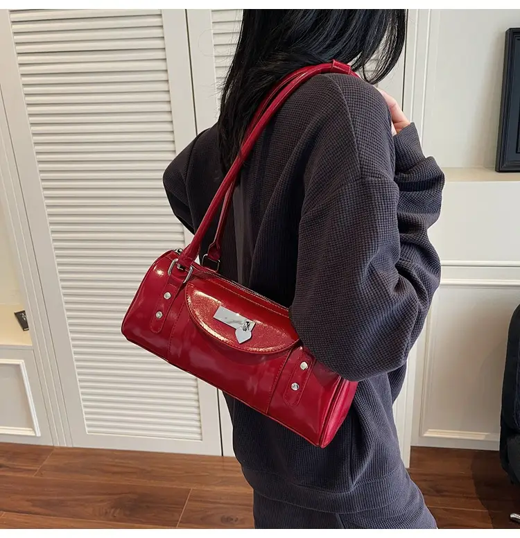 Women's White Cylindrical Shoulder Bag 2025 — feature 11