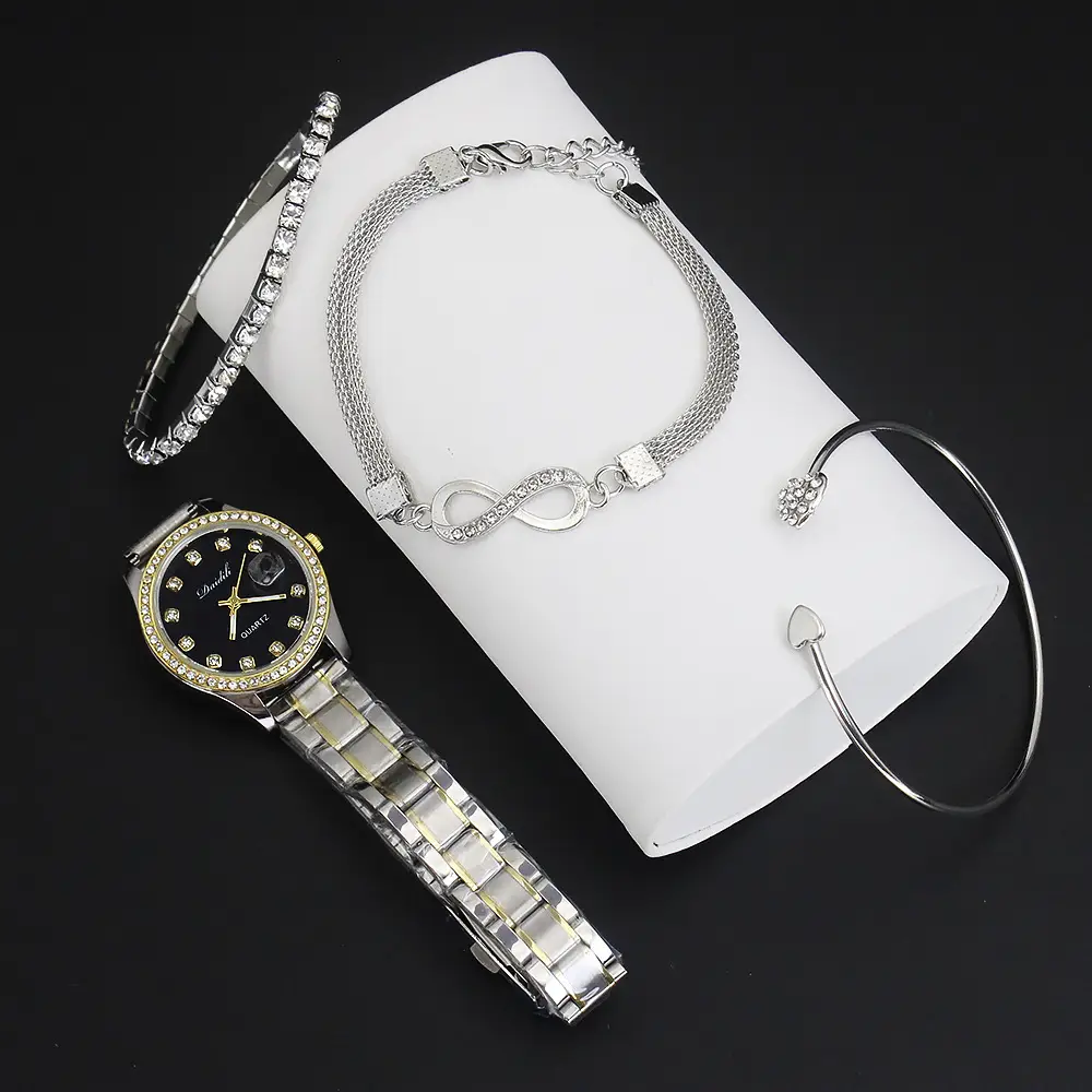 High-Looking Women's Quartz Watch Bracelet Set Gold Black — feature 19