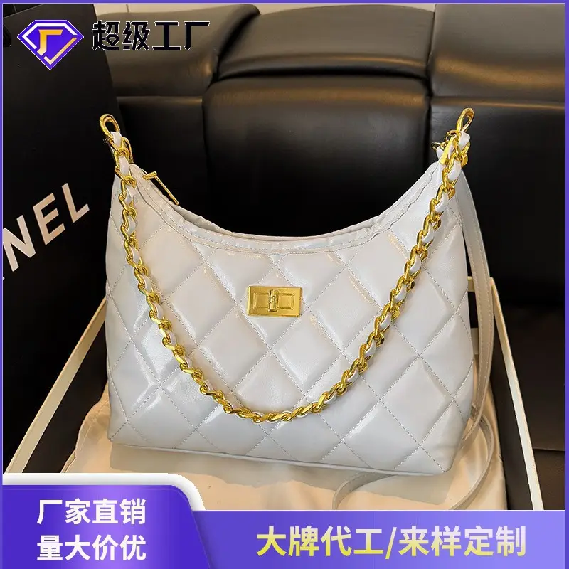 White Quilted Chain Shoulder Bag for Women - Image 4