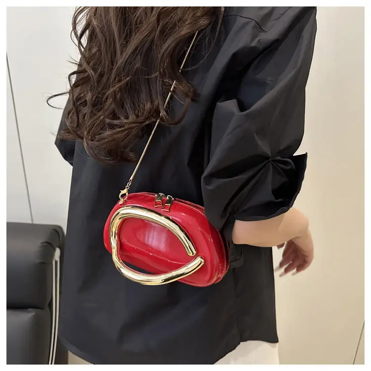 Red Korean Style Crossbody Bag with Gold Chain — feature 18