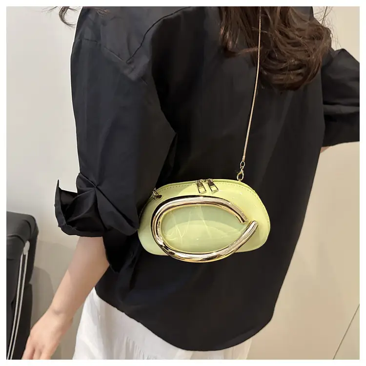 Red Korean Style Crossbody Bag with Gold Chain — feature 20