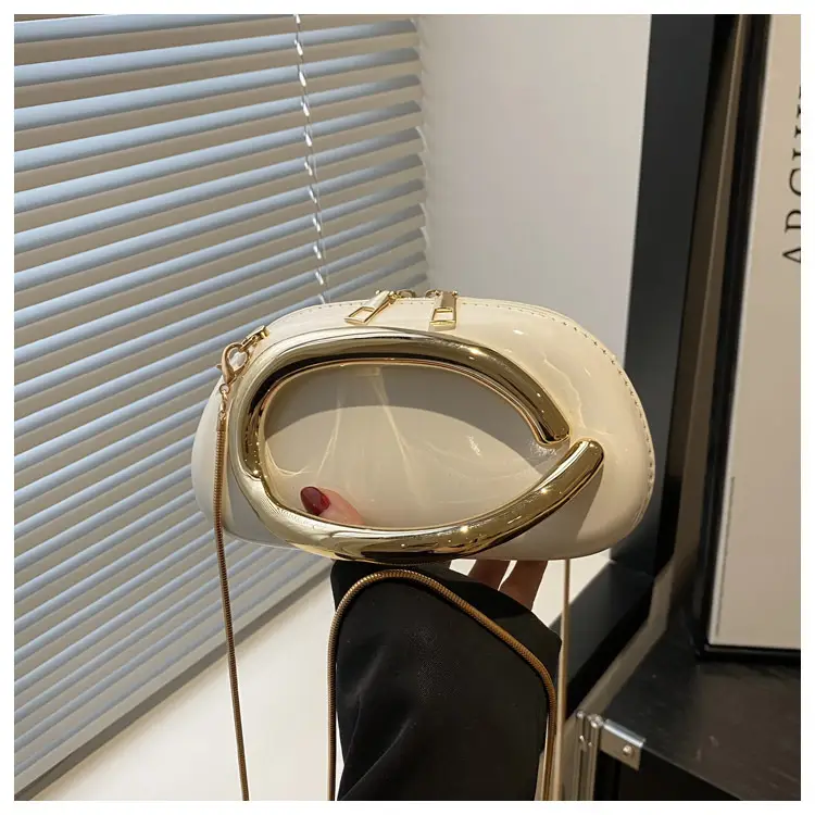 Red Korean Style Crossbody Bag with Gold Chain — feature 44