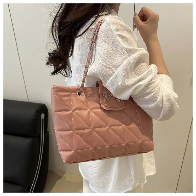 Brown Quilted Chain Tote Bag Large Capacity 2026 — feature 10