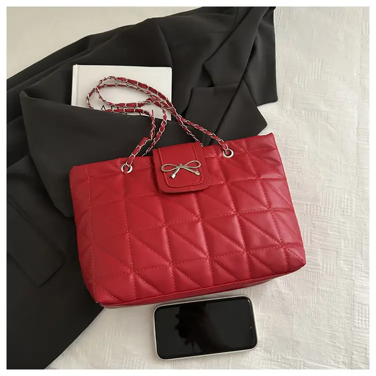 Brown Quilted Chain Tote Bag Large Capacity 2026 — feature 11