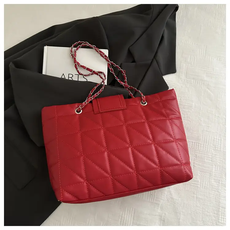 Brown Quilted Chain Tote Bag Large Capacity 2026 — feature 12