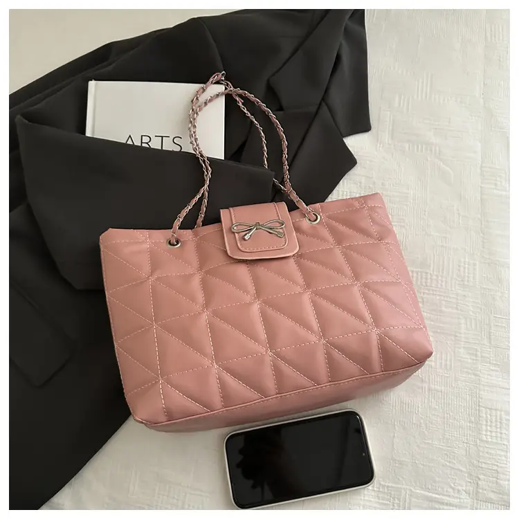 Brown Quilted Chain Tote Bag Large Capacity 2026 — feature 17