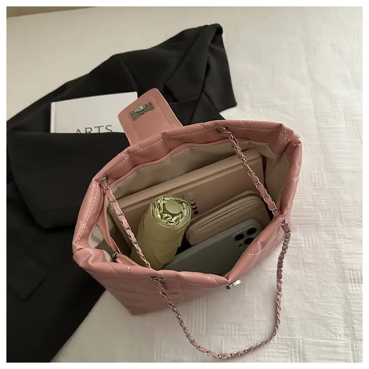 Brown Quilted Chain Tote Bag Large Capacity 2026 — feature 19