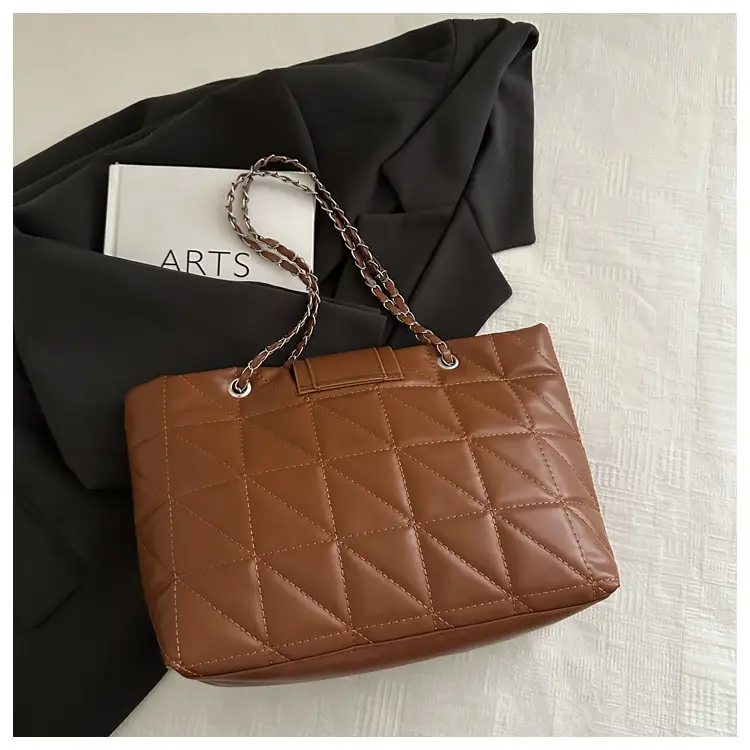Brown Quilted Chain Tote Bag Large Capacity 2026 — feature 21
