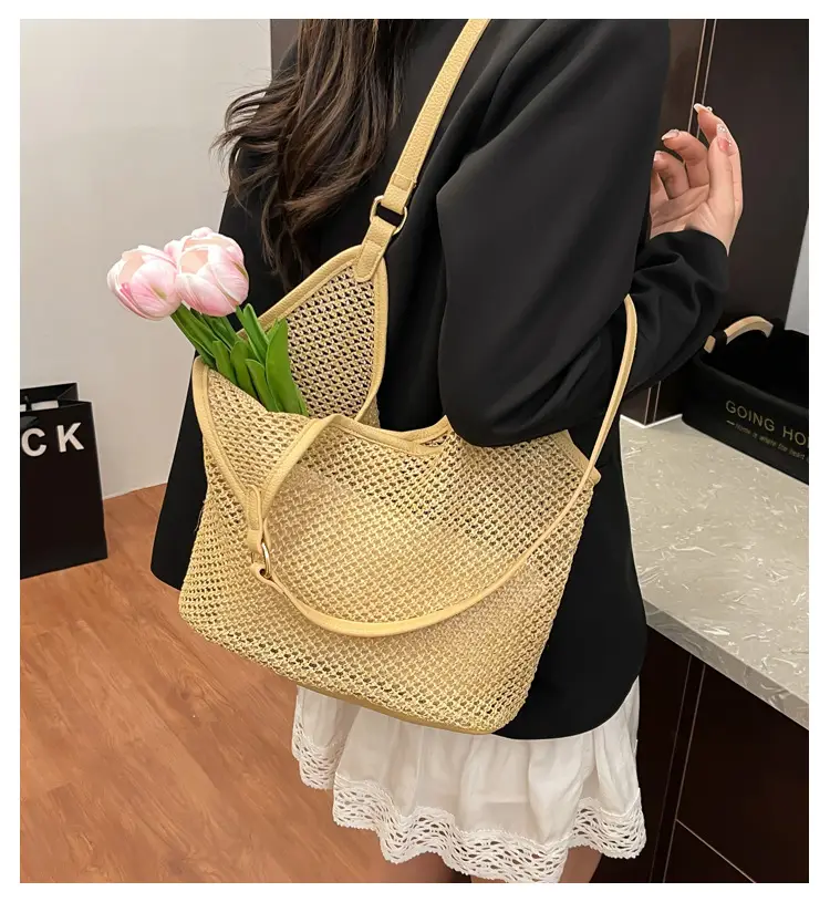 Woven Straw Shoulder Bag Gold 2025 Summer — feature 1