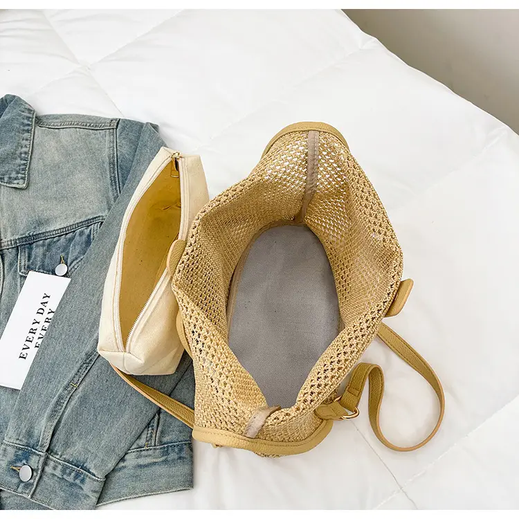 Woven Straw Shoulder Bag Gold 2025 Summer — feature 9