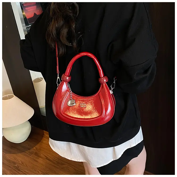 Red Retro Shoulder Bag for Women 2025 — feature 20