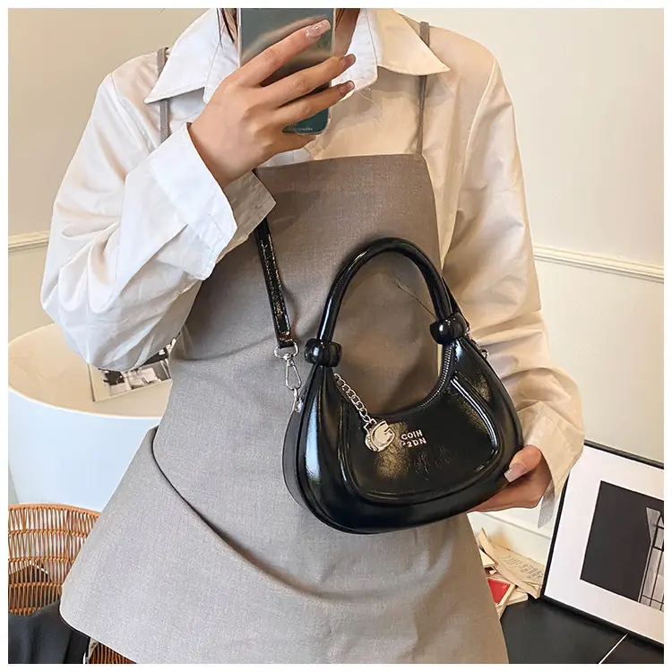 Red Retro Shoulder Bag for Women 2025 — feature 21