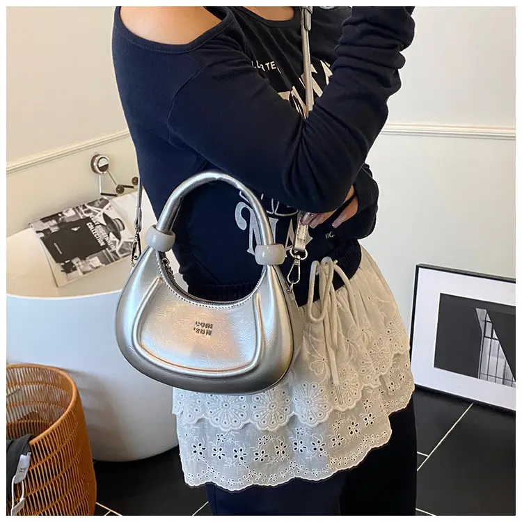 Red Retro Shoulder Bag for Women 2025 — feature 25