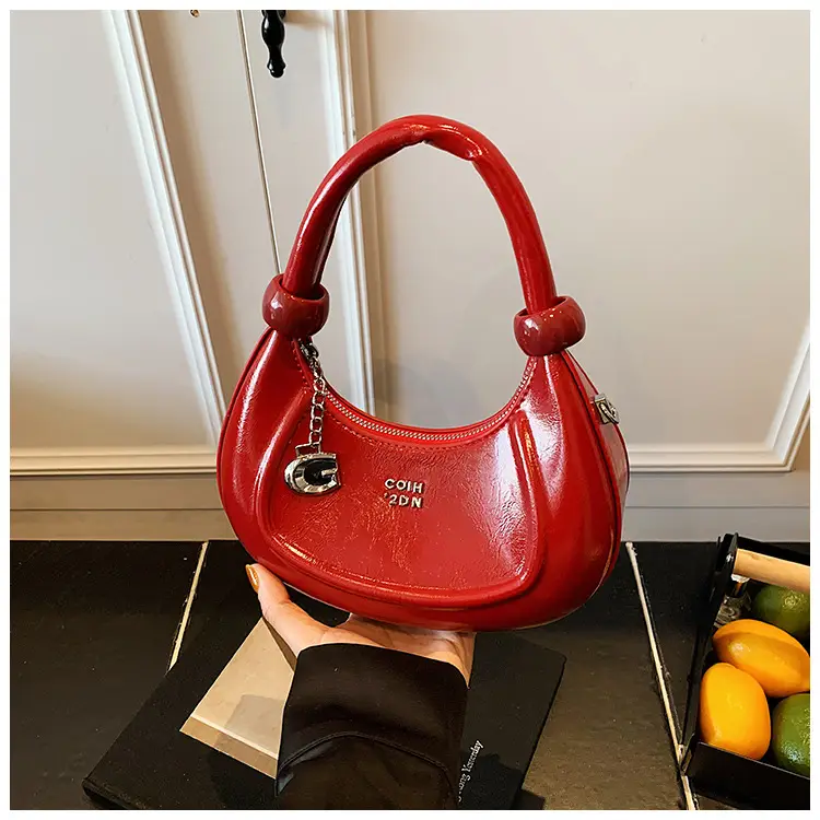 Red Retro Shoulder Bag for Women 2025 — feature 27