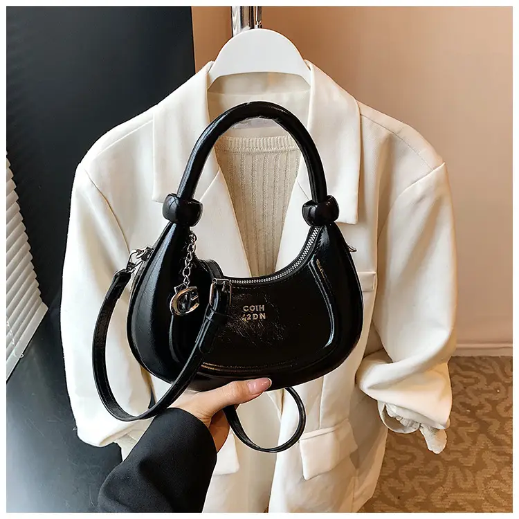 Red Retro Shoulder Bag for Women 2025 — feature 28