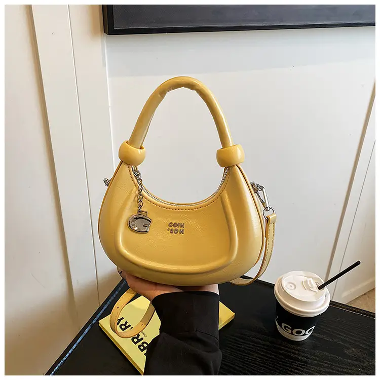 Red Retro Shoulder Bag for Women 2025 — feature 32