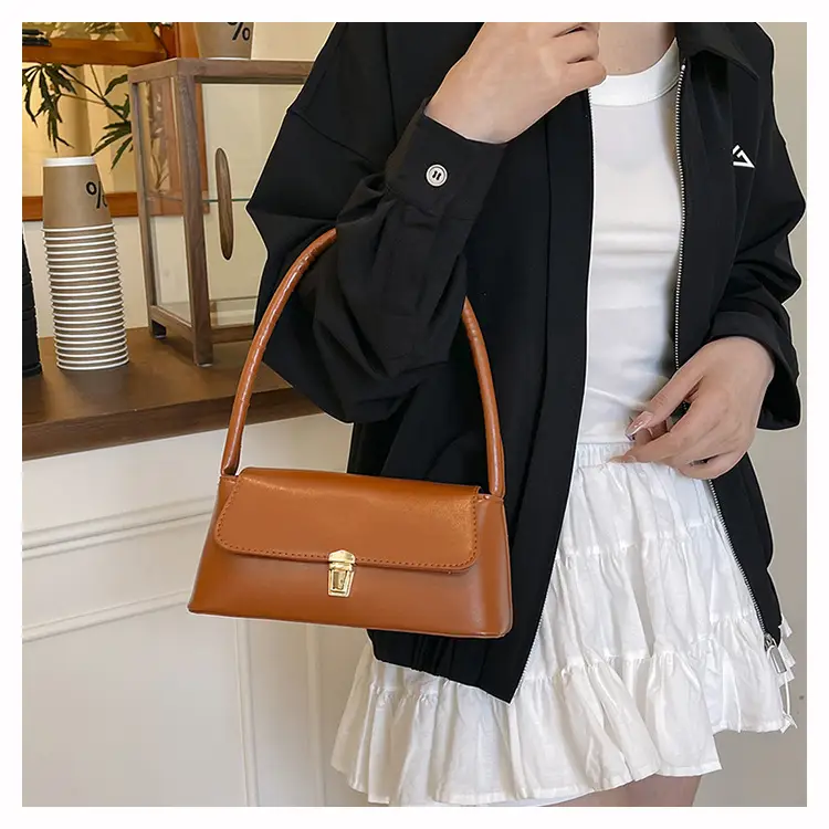 Retro Maroon Handheld Shoulder Bag 2025 Spring — feature 19