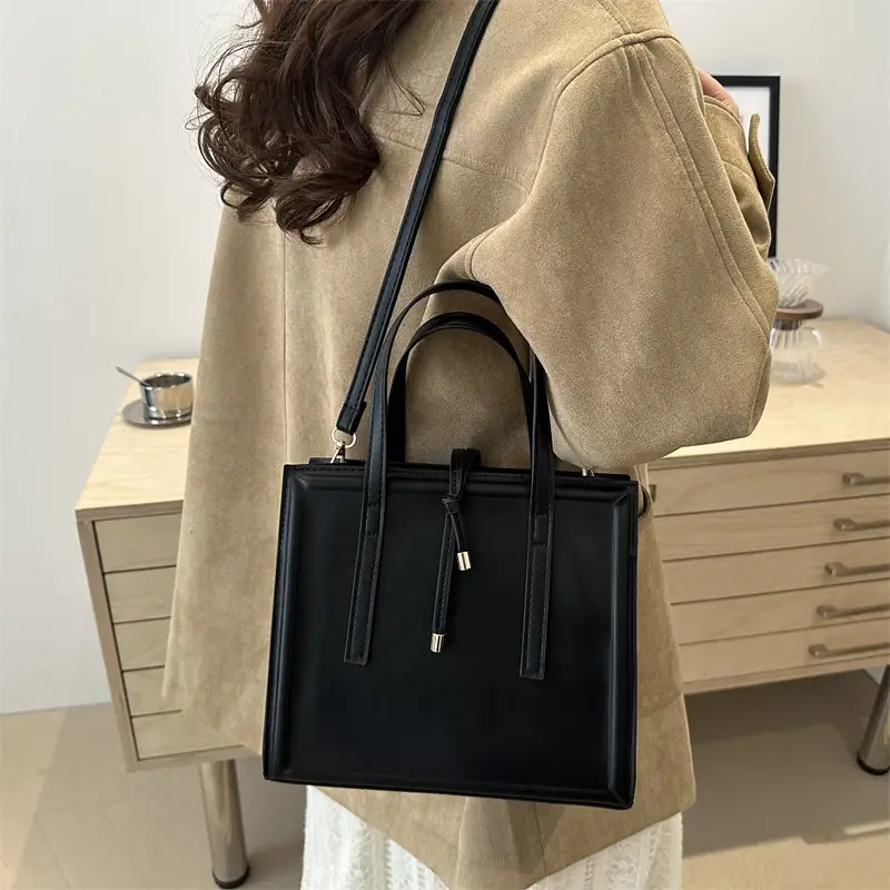 Black Vertical Large-Capacity Women's Shoulder Bag - Image 8