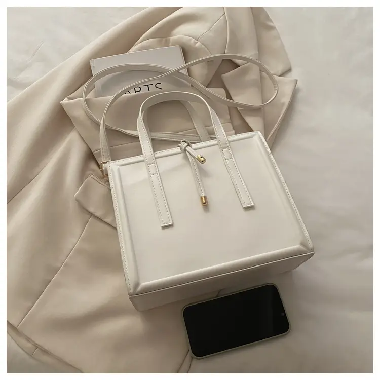 Black Vertical Large-Capacity Women's Shoulder Bag — feature 16