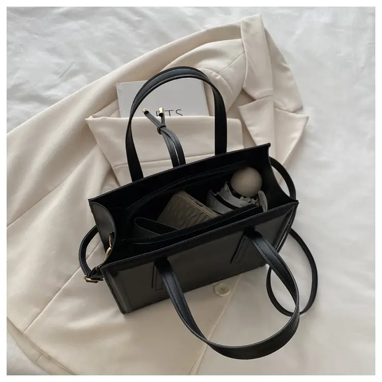 Black Vertical Large-Capacity Women's Shoulder Bag — feature 32