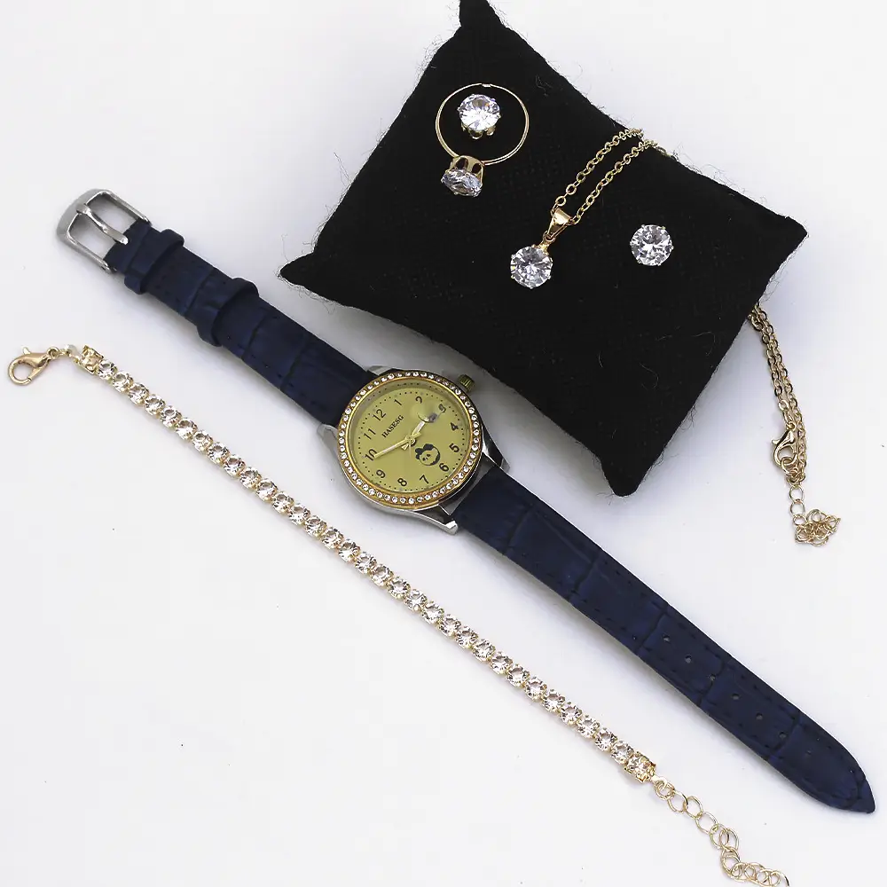 Four-Piece Watch Jewelry Set for Women Red Box — feature 17