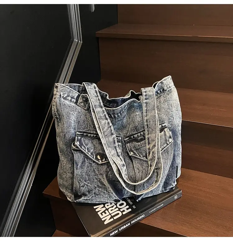 Urban Light Travel Flip-Top Shoulder Bag with Layered Storage — feature 13