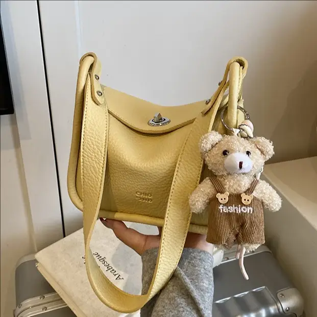 Trendy Yellow Pebbled Shoulder Bag for Women - Image 5