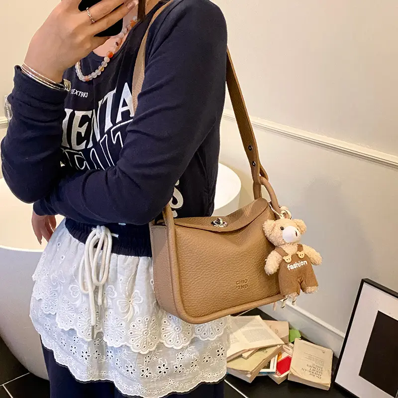 Trendy Yellow Pebbled Shoulder Bag for Women - Image 7