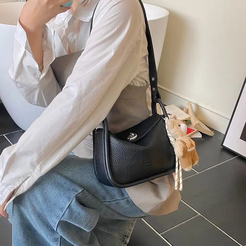 Trendy Yellow Pebbled Shoulder Bag for Women - Image 8