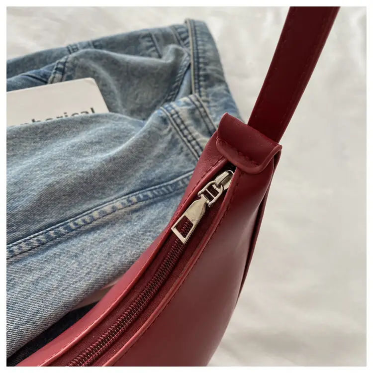 Brown Retro Armpit Bag Women's Leather Commuter Shoulder Bag — feature 11