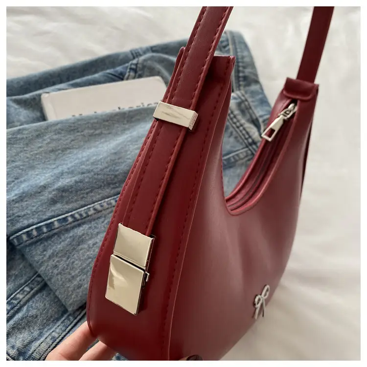 Brown Retro Armpit Bag Women's Leather Commuter Shoulder Bag — feature 12
