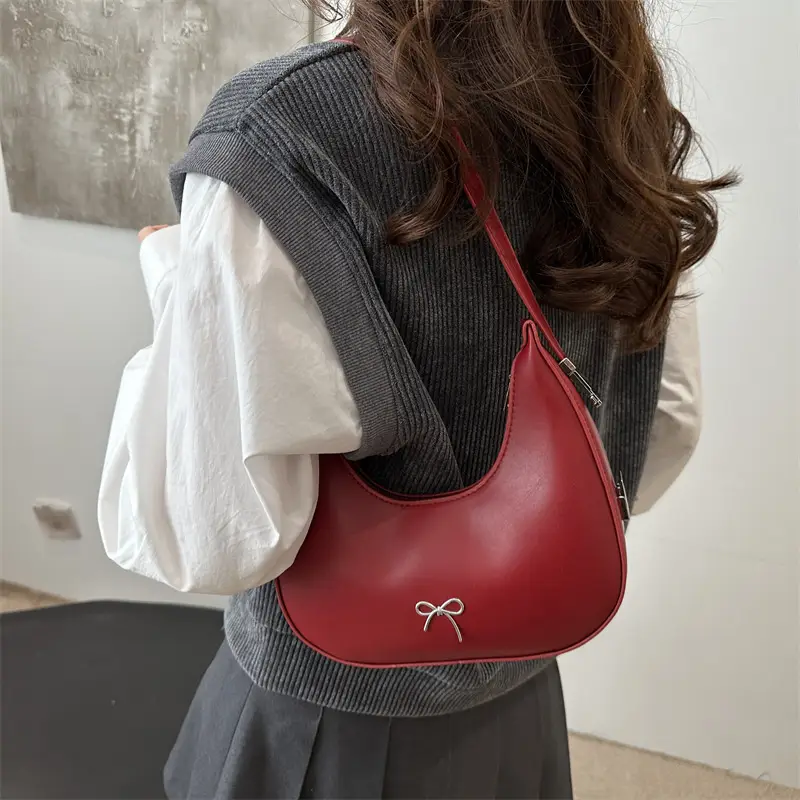 Brown Retro Armpit Bag Women's Leather Commuter Shoulder Bag — feature 2