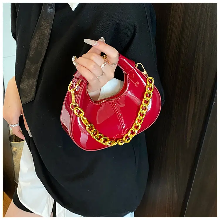 Women Korean Retro Chain Shoulder Crossbody Bag White 2025 — feature 15