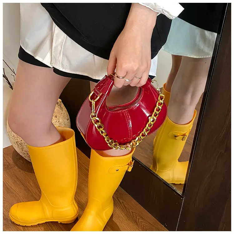 Women Korean Retro Chain Shoulder Crossbody Bag White 2025 — feature 16