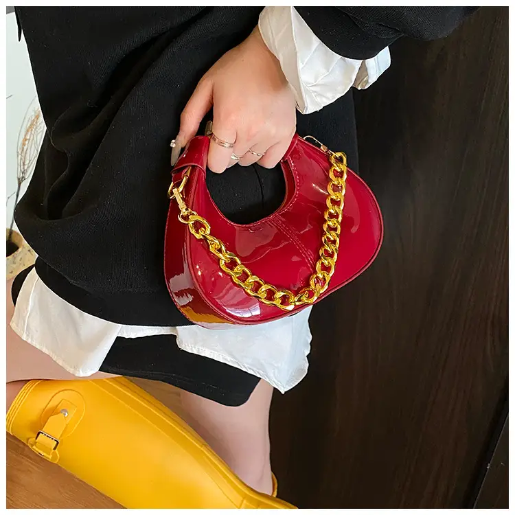 Women Korean Retro Chain Shoulder Crossbody Bag White 2025 — feature 17