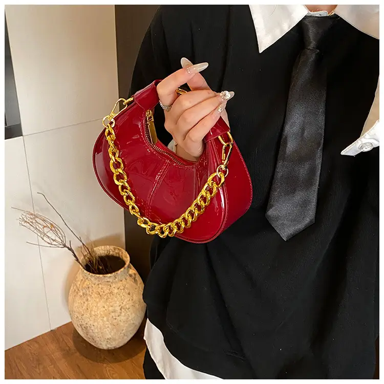 Women Korean Retro Chain Shoulder Crossbody Bag White 2025 — feature 18