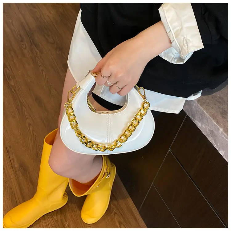 Women Korean Retro Chain Shoulder Crossbody Bag White 2025 — feature 20