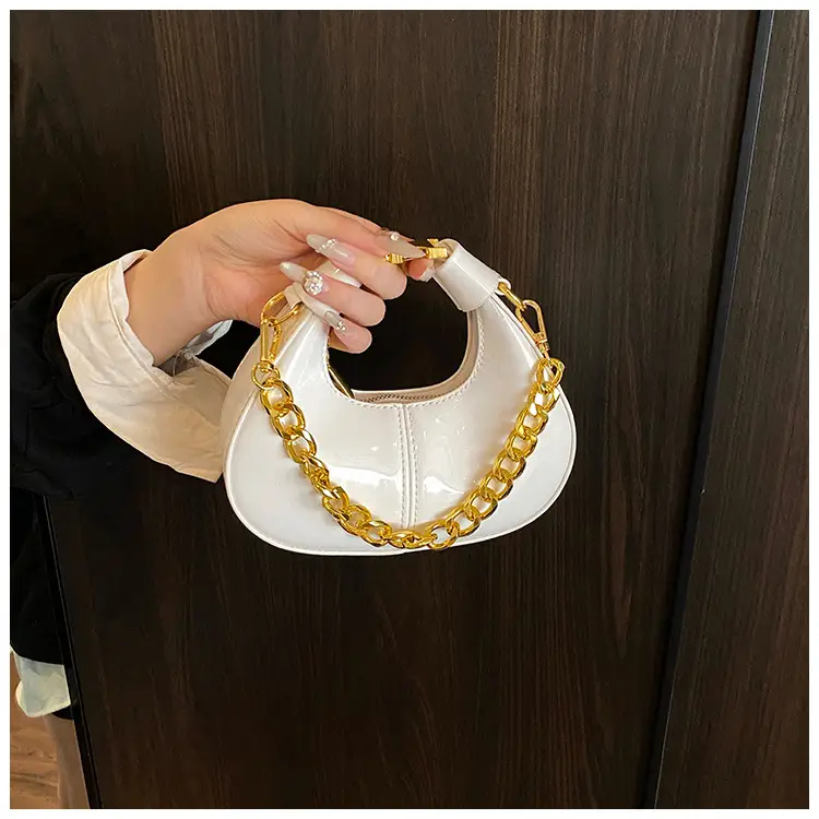 Women Korean Retro Chain Shoulder Crossbody Bag White 2025 — feature 21