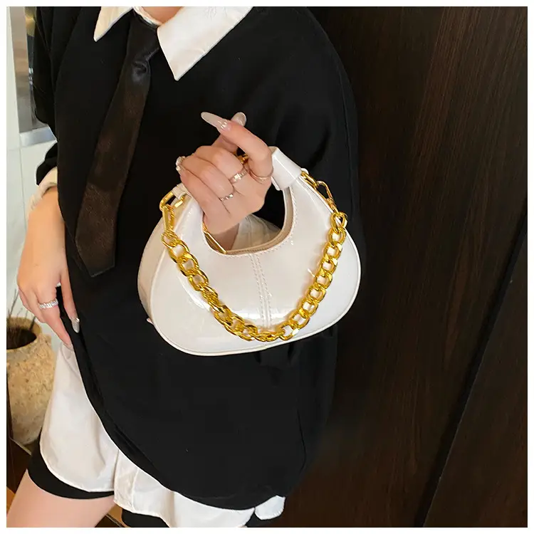 Women Korean Retro Chain Shoulder Crossbody Bag White 2025 — feature 22