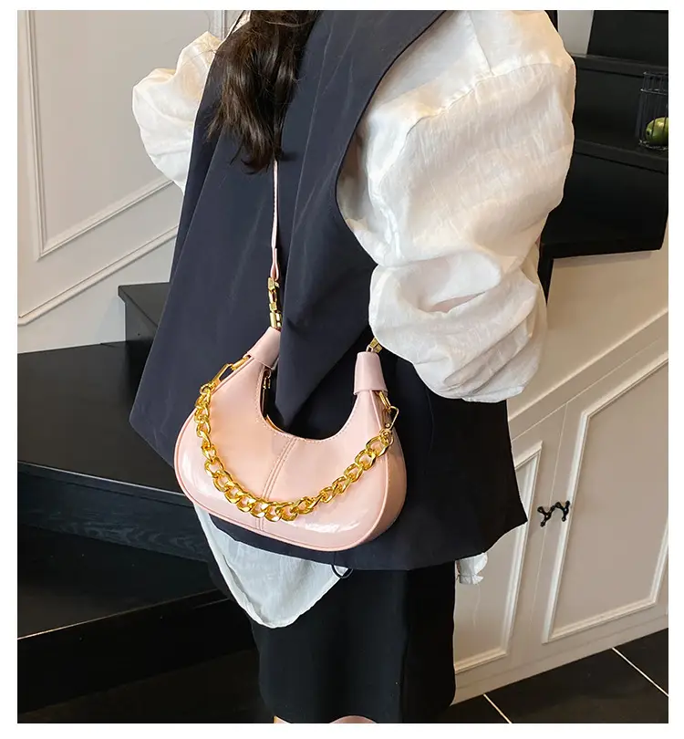 Women Korean Retro Chain Shoulder Crossbody Bag White 2025 — feature 3