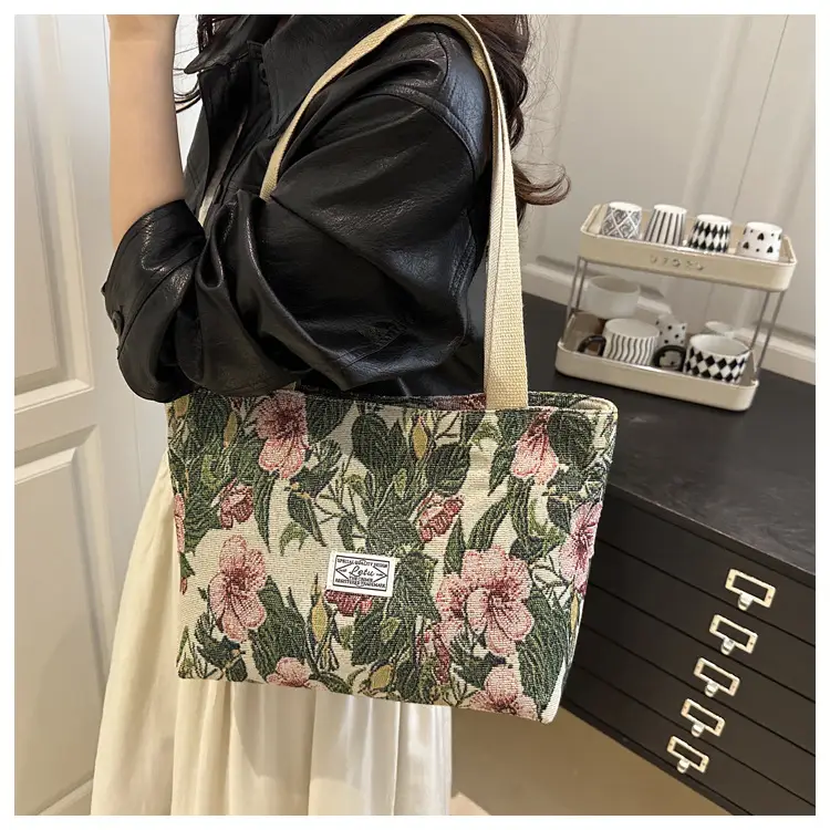 Large Capacity Ethnic Floral Canvas Shoulder Bag for Women — feature 11